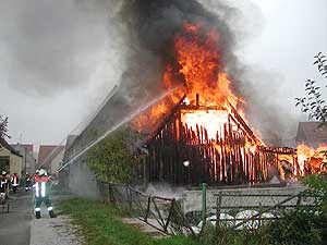 Hallenbrand in Stübach am 09.10.2005