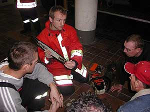 Übung Hauptwehr am 19.11.2004; Foto:Schmidt